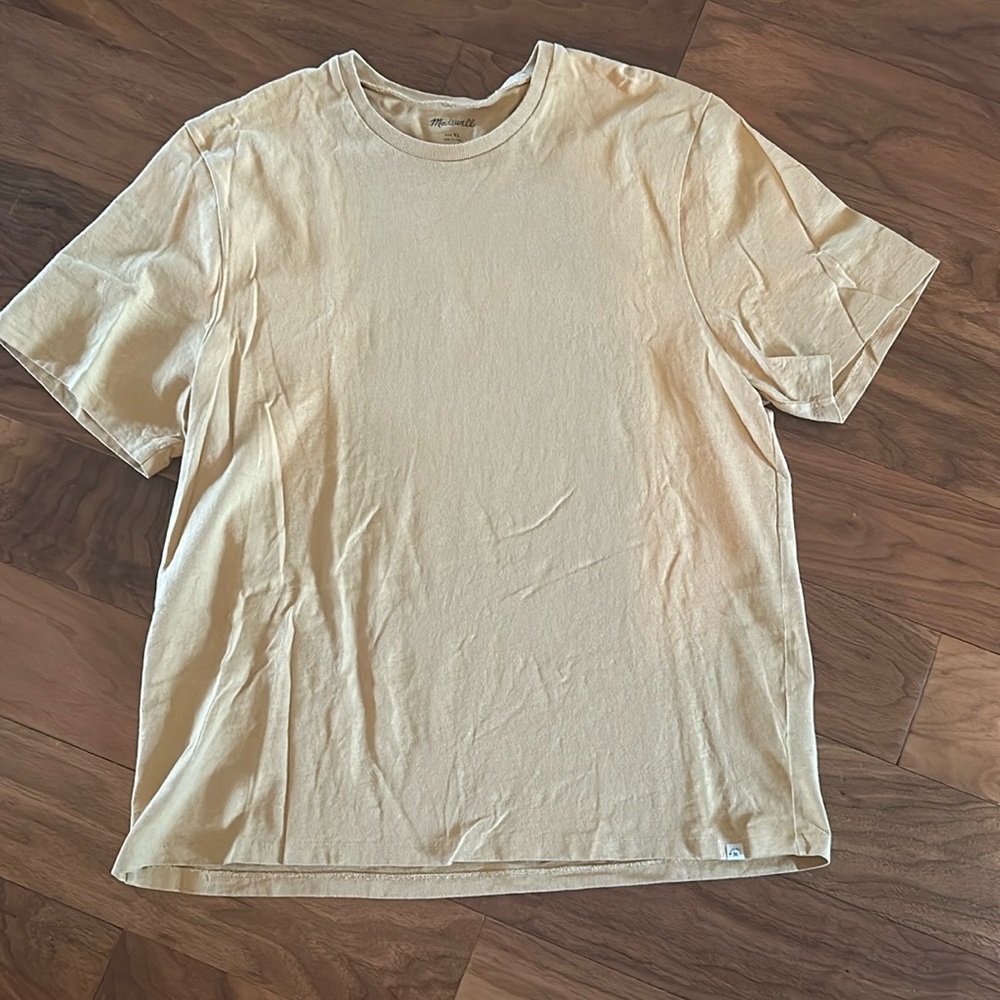 Men’s Madewell light yellow/gold T-shirt. Size XL